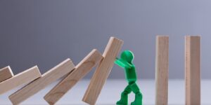 企业若何应对网络危；；；；；挛瘢∷趼酝